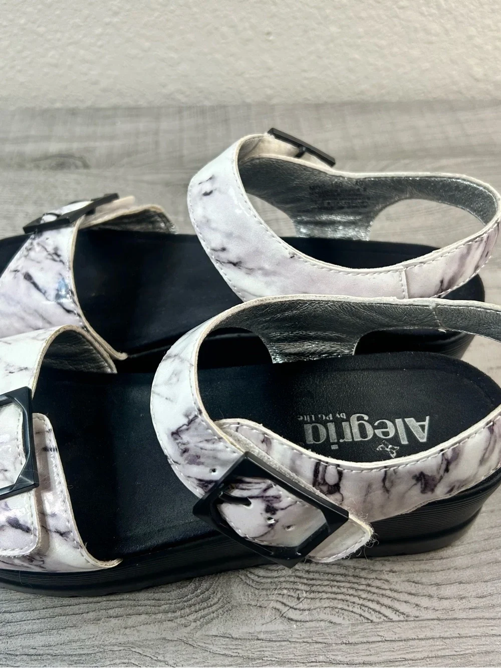 Alegria PG Lite Marble Print Platform Comfort Sandals Women’s Size 9.5 (40)